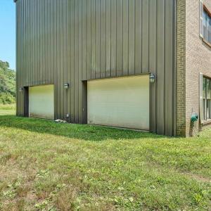 Main House - Large 2car Garage