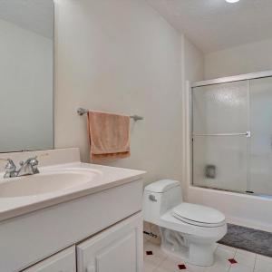 Main House - Master #2 Full Bath