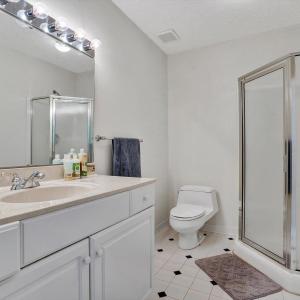 Main House - Master #4 Full Bath Upper L