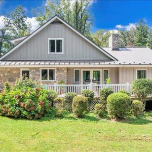 280 Woodwinds Rd
