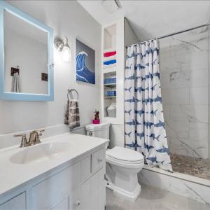 full Bath - Upper