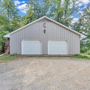 Large Garage/Workshop