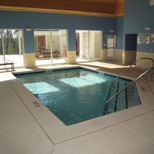 07 - Indoor pool
