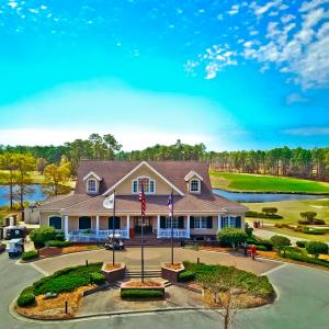 TIGER'S EYE GOLF CLUBHOUSE