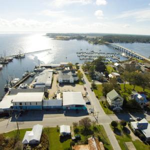 08 Oriental Harbor + Bridge in Backgroun