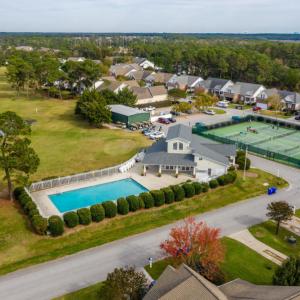 Clubhouse, Pool, Tennis