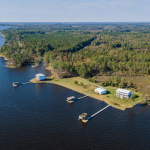 683 Pinecrest Road-16