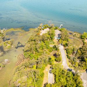 McGinnis Point West Court