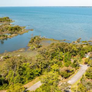 McGinnis Point West Court