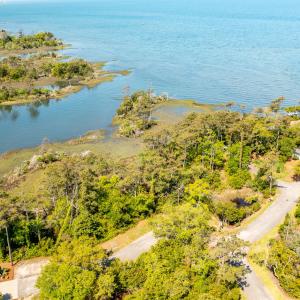 McGinnis Point West Court