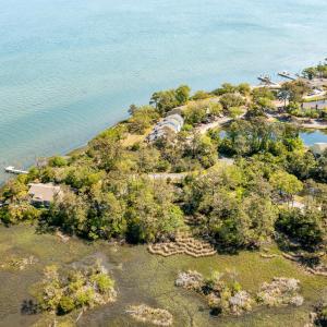 McGinnis Point West Court