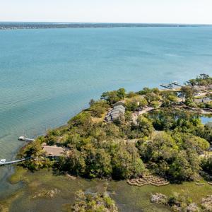 McGinnis Point West Court