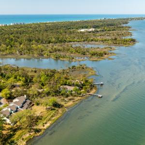 McGinnis Point West Court