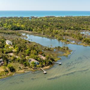 McGinnis Point West Court