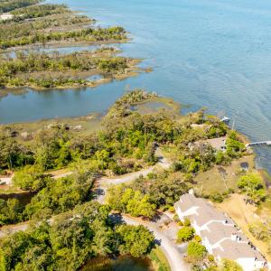 McGinnis Point West Court