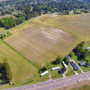 Farm land from 43 includes stop light