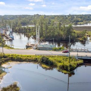 2 Dees Avenue, Bayboro NC