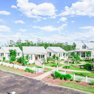 Boathouse Row Cottages (Large)