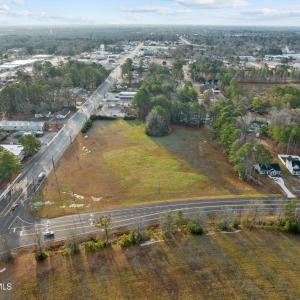 Northern Blvd foreground