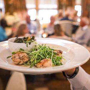 Harbor Club Dining Room