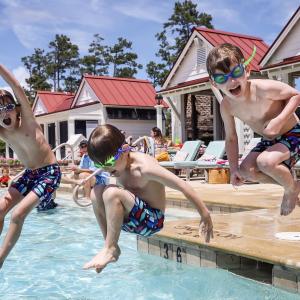 Harbor Club Pool