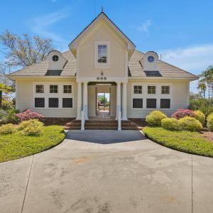 Marina Dock House