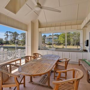 Marina Dock House