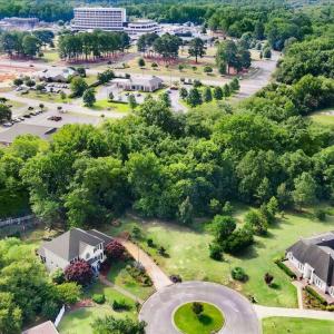 2-1104 Wessex Ct-2
