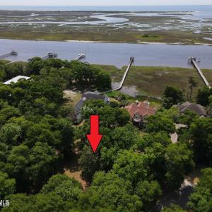 Ocean Harbour Estates Lot 19 arrow