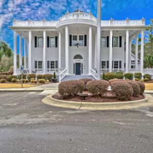 Manor House Amenity Center