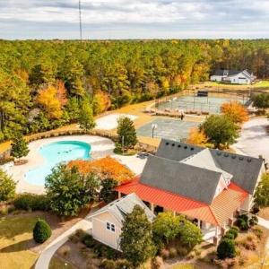 Clubhouse and Pool (2)