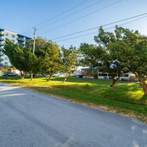 Lake Avenue Side of Property