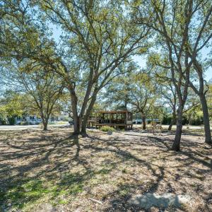 6808 E Oak Island Dr