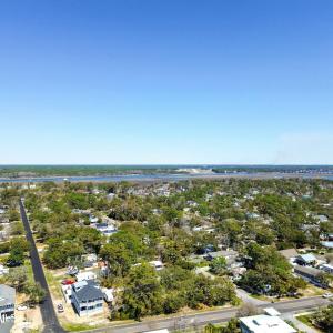 6808 e Oak Island Dr