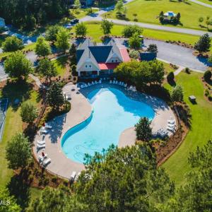 03 Clubhouse and Pool