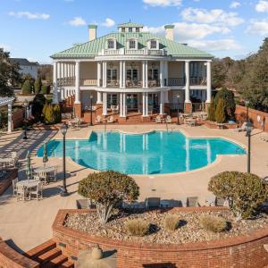 Clubhouse Pool