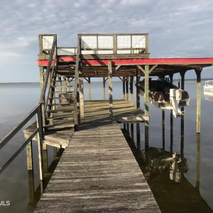 lake pier 4