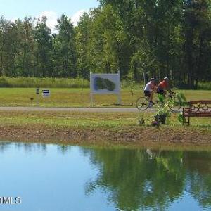 bikingbypond3-423x284