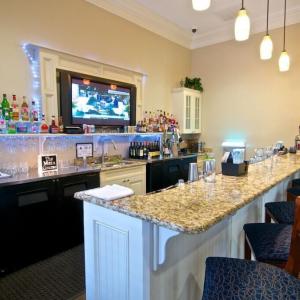 Tavern 19 Restaurant