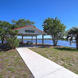 Nature Center + mini park 52nd - 3