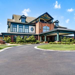 RLstockphotoclubhouse-1