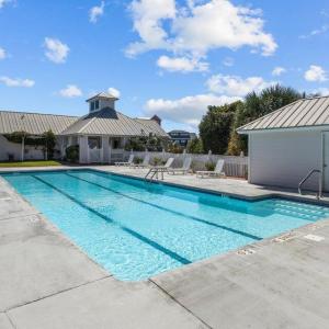 Spinnakers Community Pool