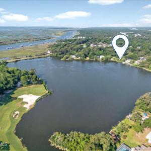 Lakefront up against the Waterway!