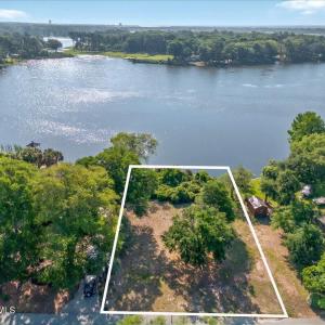 Parcel on the Lake looking South