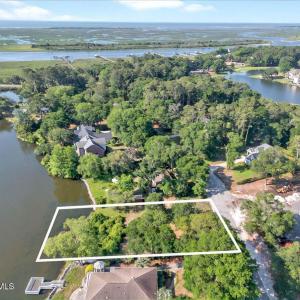 Parcel with Lake Shore Dr on R