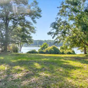 Total Lakefront Tranquility