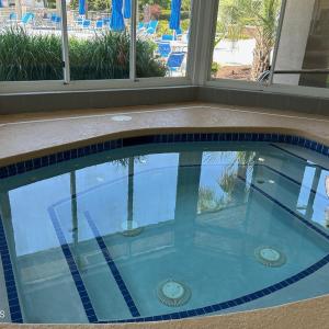 Ocean Ridge - indoor hot tub