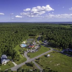 0 growing, gated neighborhood