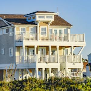 beach-club-exterior