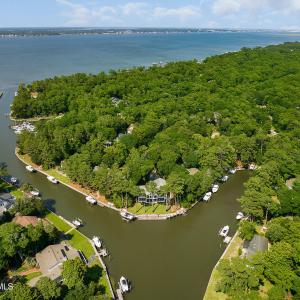 Enjoy the privacy of the canal